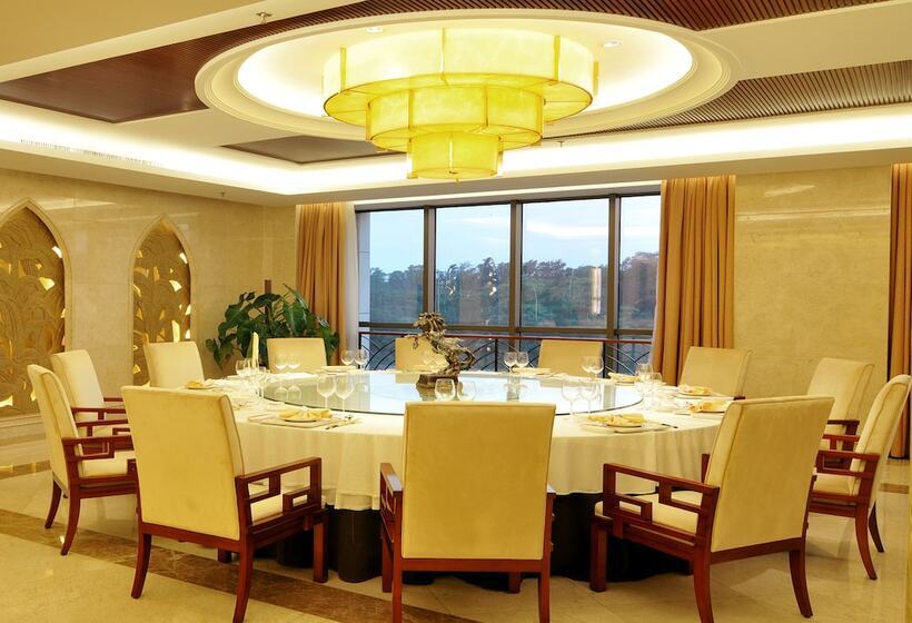 هتل Conifer Garden