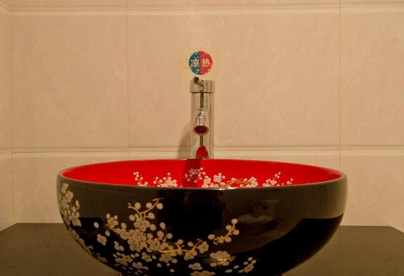 Отель Qianmen Courtyard