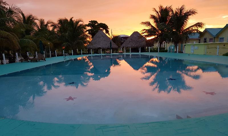 فندق Royal Caribbean Resort