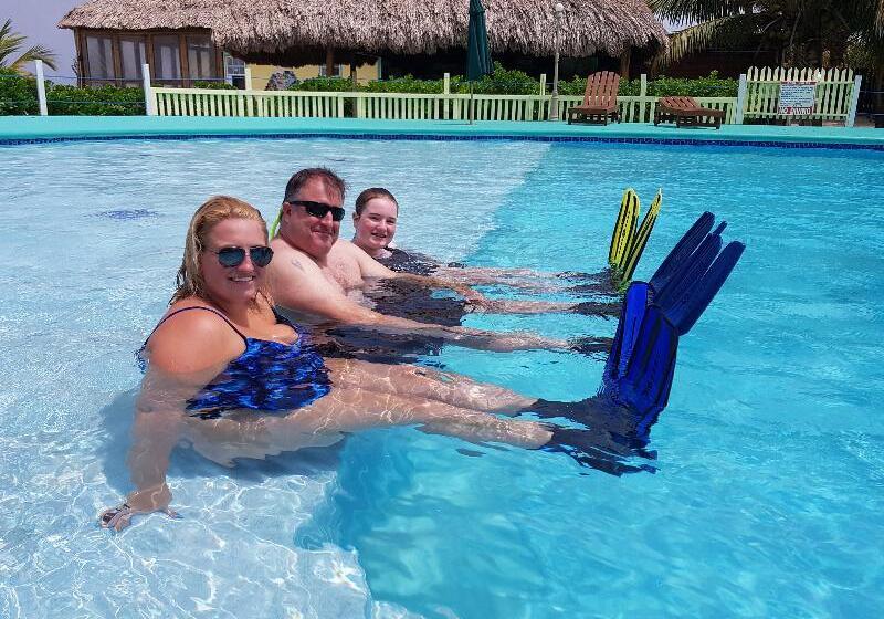 בית מלון כפרי Royal Caribbean Resort