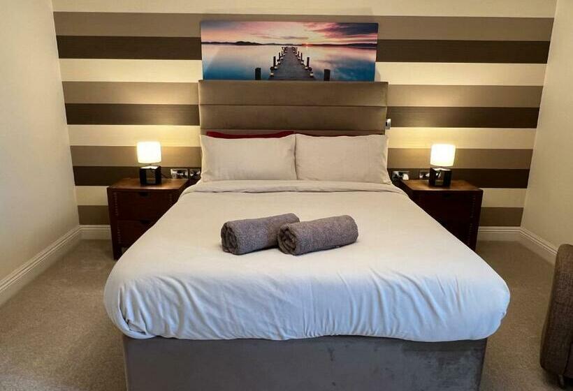 24 Castle Hume Court Holiday House