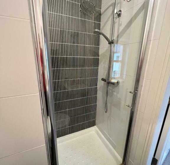 24 Castle Hume Court Holiday House