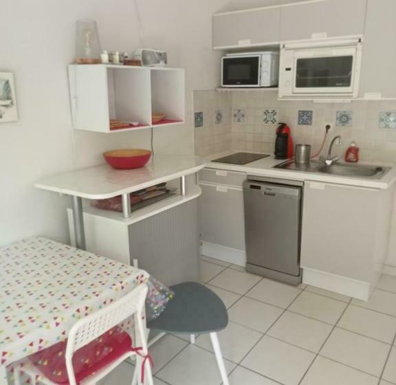 Appartement En Rez De Jardin Et Parking Privatifs Près Des Pistes