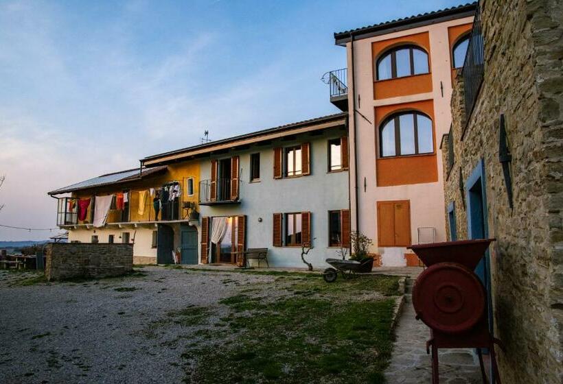 Cascina Nomade Wine & Scenic Retreat