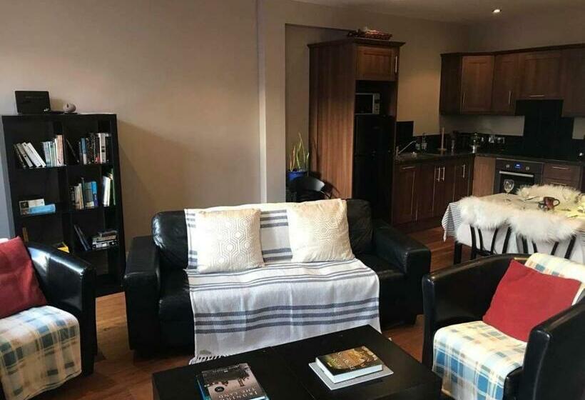 Centre Of Dingle Town   Luxury Holiday Apartment