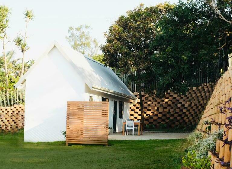 Dolphin Coast Doll House Quaint Cottage Close To The Beach!