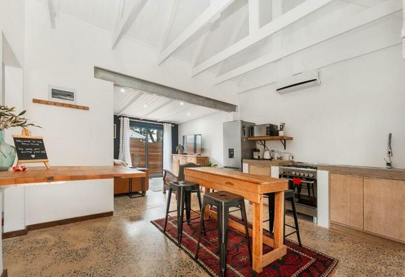 Dolphin Coast Doll House   Quaint Cottage Close To The Beach!