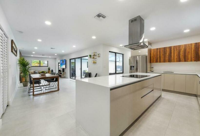 Luxe 5br Pool Jacuzzi Basketball L17