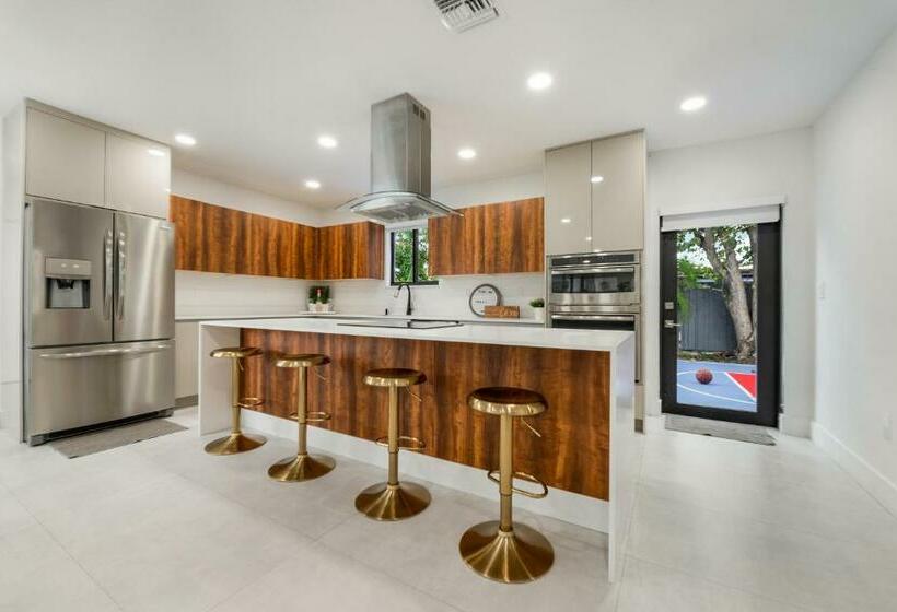 Luxe 5br Pool Jacuzzi Basketball L17