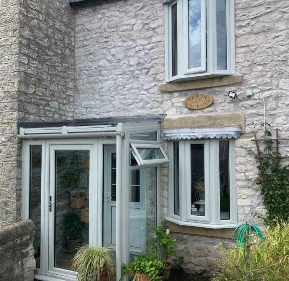 Primrose Cottage   Tideswell, Peak District