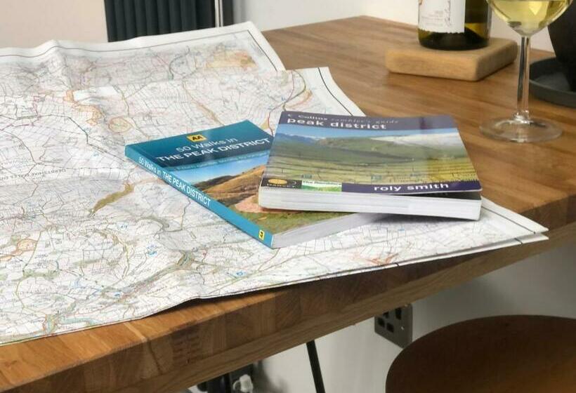 Primrose Cottage   Tideswell, Peak District