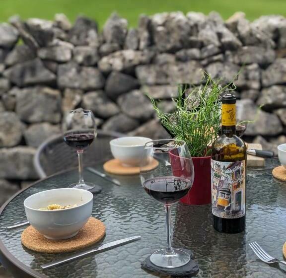 Primrose Cottage   Tideswell, Peak District