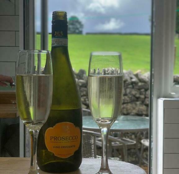 Primrose Cottage   Tideswell, Peak District