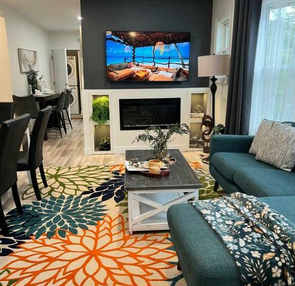 Private Luxury Framingham Condo Near Boston