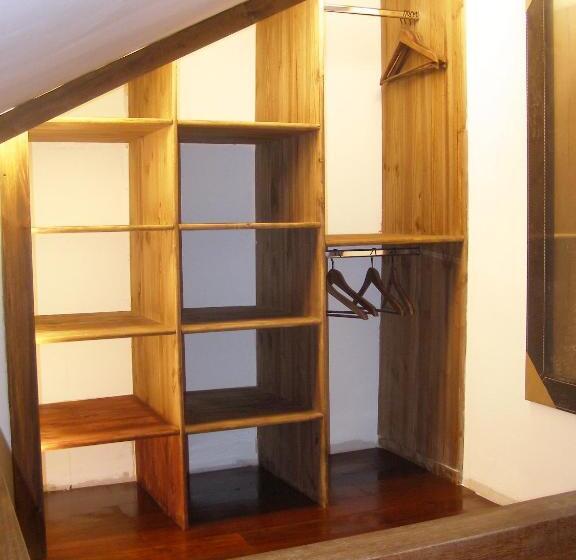 ‘ático Con Chimenea