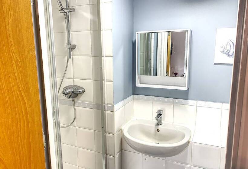 Toothbrush Apartments   2 Bed 2 Bath Apt