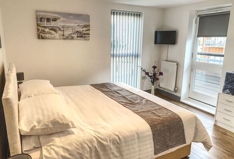 Toothbrush Apartments   2 Bed 2 Bath Apt