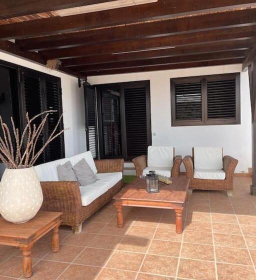 Villa Petronila Tías, Lanzarote
