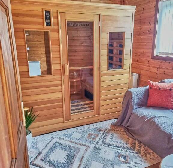 Wnion Wood Lodge With Log Burner & Sauna In Snowdonia