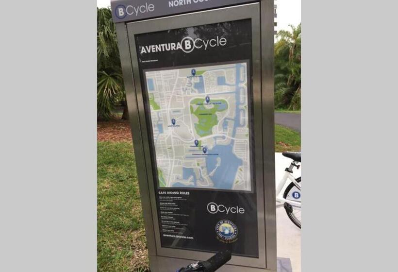 Yacht Club Newly Renovated Parking Included