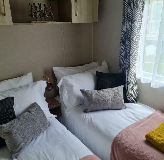 The Tiddler   Plot 101, Woodlands Lodge Retreat, New Quay, West Wales