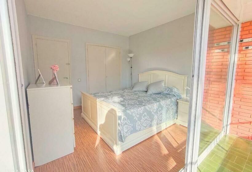 Apartamento Muy Luminoso En Segunda Línea De Mar