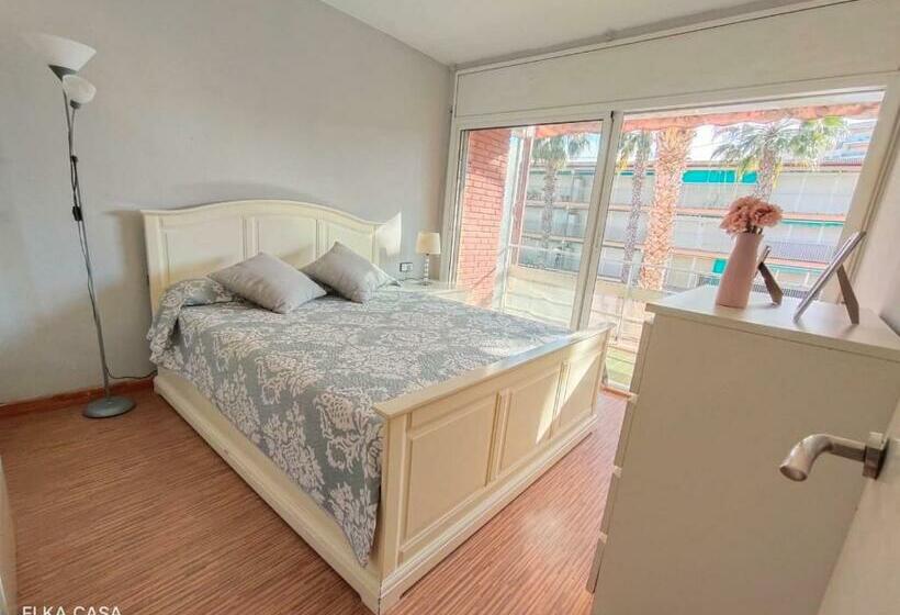 Apartamento Muy Luminoso En Segunda Línea De Mar