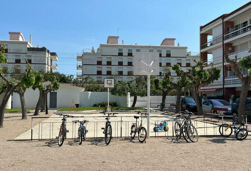 Apartamento Muy Luminoso En Segunda Línea De Mar