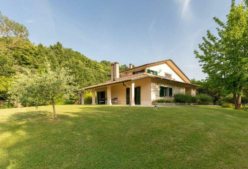 Amazing Home In Umbertide With Kitchen