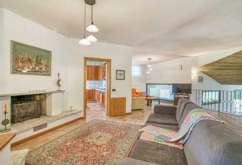 Amazing Home In Umbertide With Kitchen