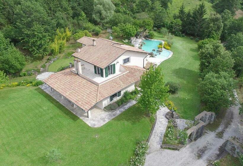 Amazing Home In Umbertide With Kitchen