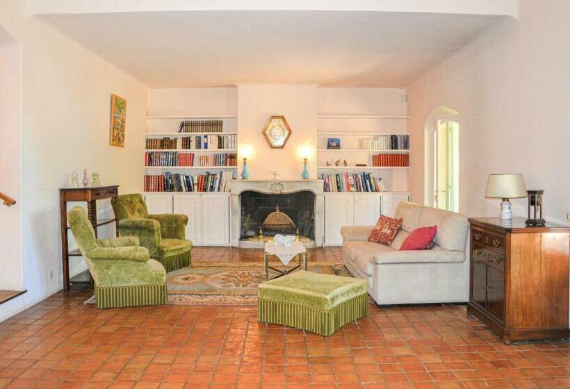 Lovely Home In La Tour Daigues