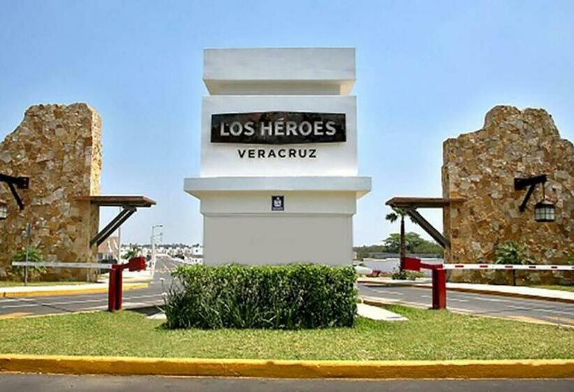 Casa Familiar En Cluster Privado