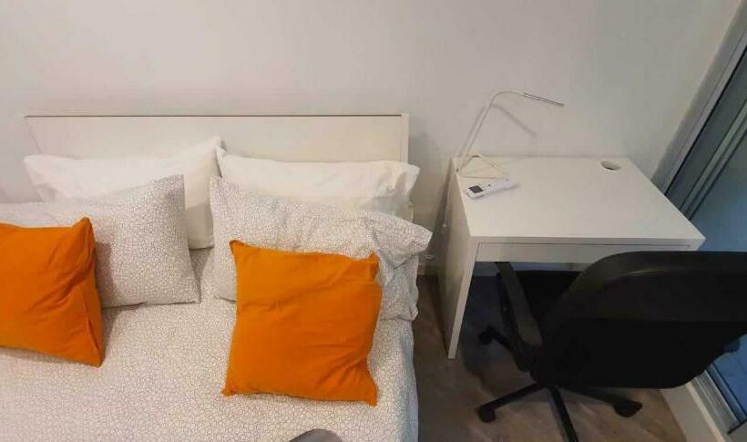 Dana Cozy Apartment With Shared Entry In The City