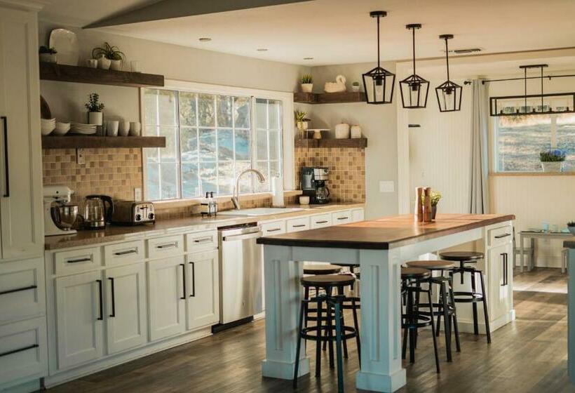 Family Farmhouse By Casa Oso With Views And Spa