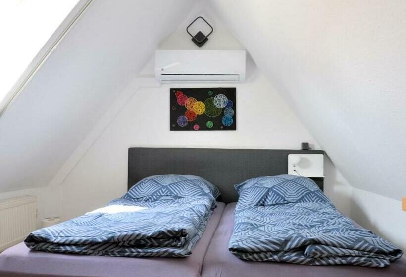 Gemütliche Dachwohnung Mit Kleiner Oder Großer Dachterrasse Nebeneinander