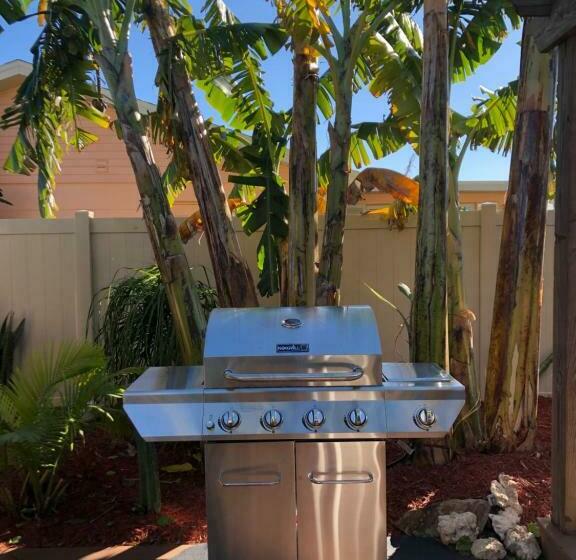 Paradise Vacation Home Waterfront With Boat