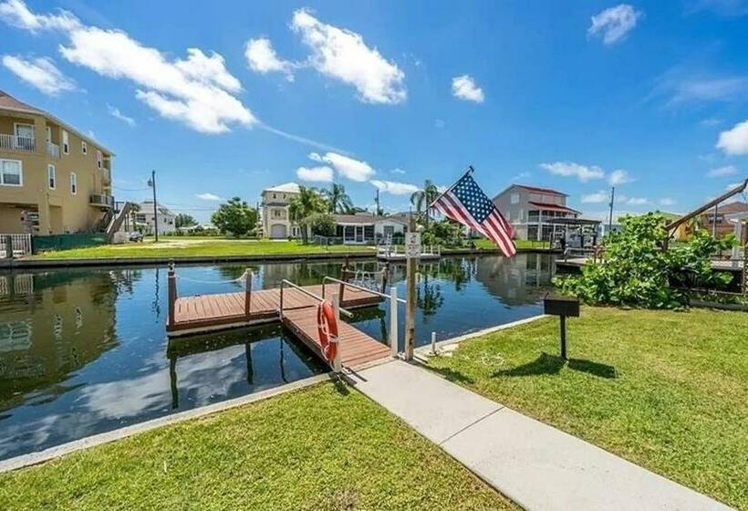 Paradise Vacation Home Waterfront With Boat