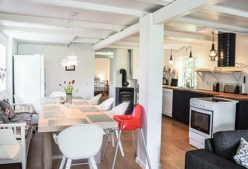 5 Bedroom Lovely Home In Tving