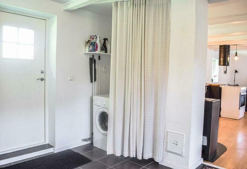 5 Bedroom Lovely Home In Tving