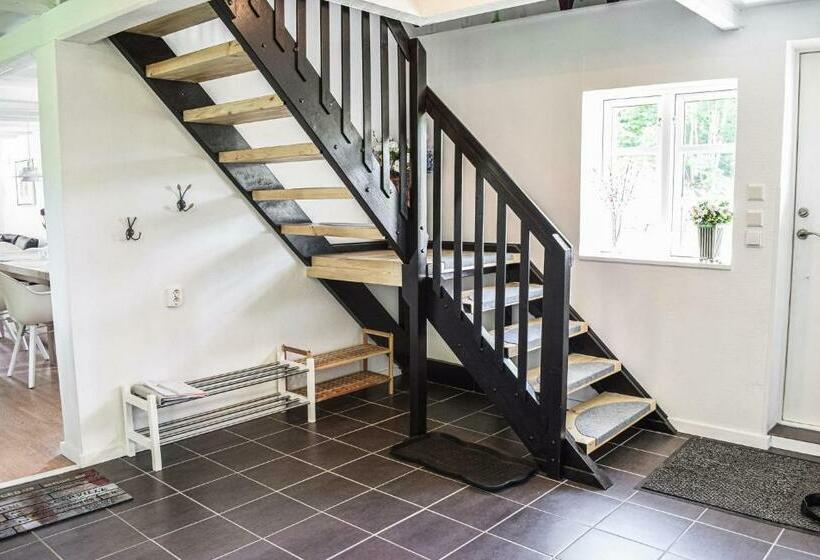 5 Bedroom Lovely Home In Tving