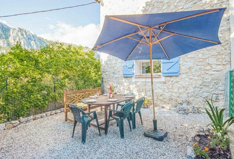 Stunning Home In Andon With Kitchen