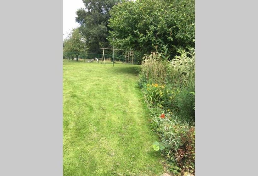 Cozy Studio On A Quaint Farm