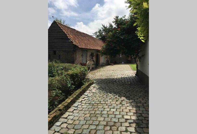 Cozy Studio On A Quaint Farm