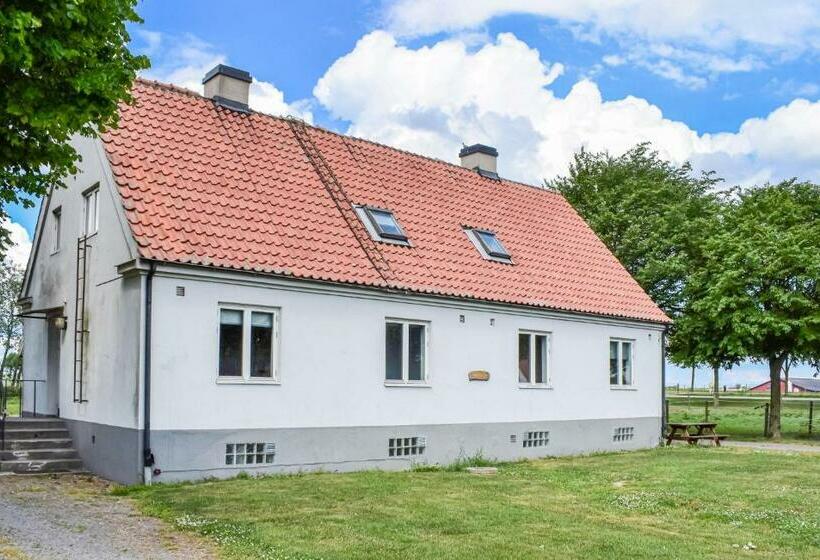 5 Bedroom Gorgeous Home In Tomelilla