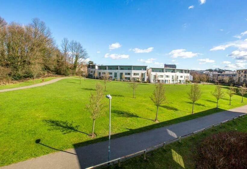 Niche Parkview Apartments