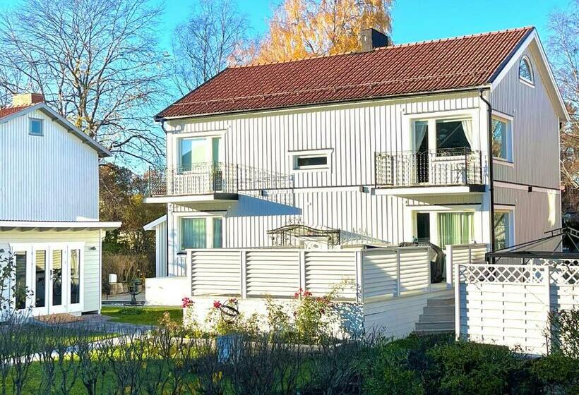 3 Rooms With Private Kitchen & Private Bathroom 5b