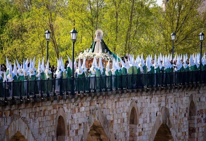 A Los Ojos Del Río Duero