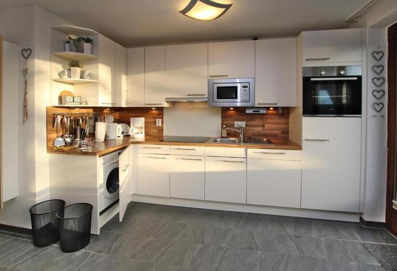 Badestra_e 80_ Whg_ 8_ Goting Hus