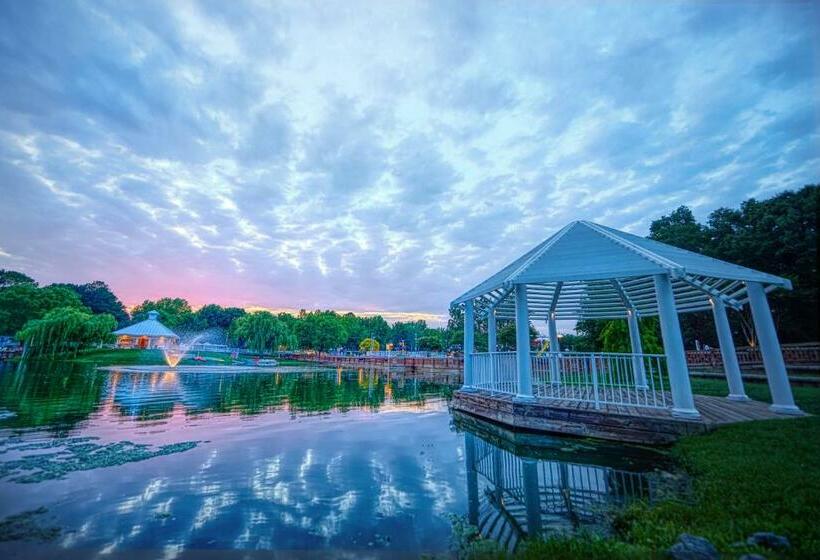 Bethpage Two Bedroom Cottage 4